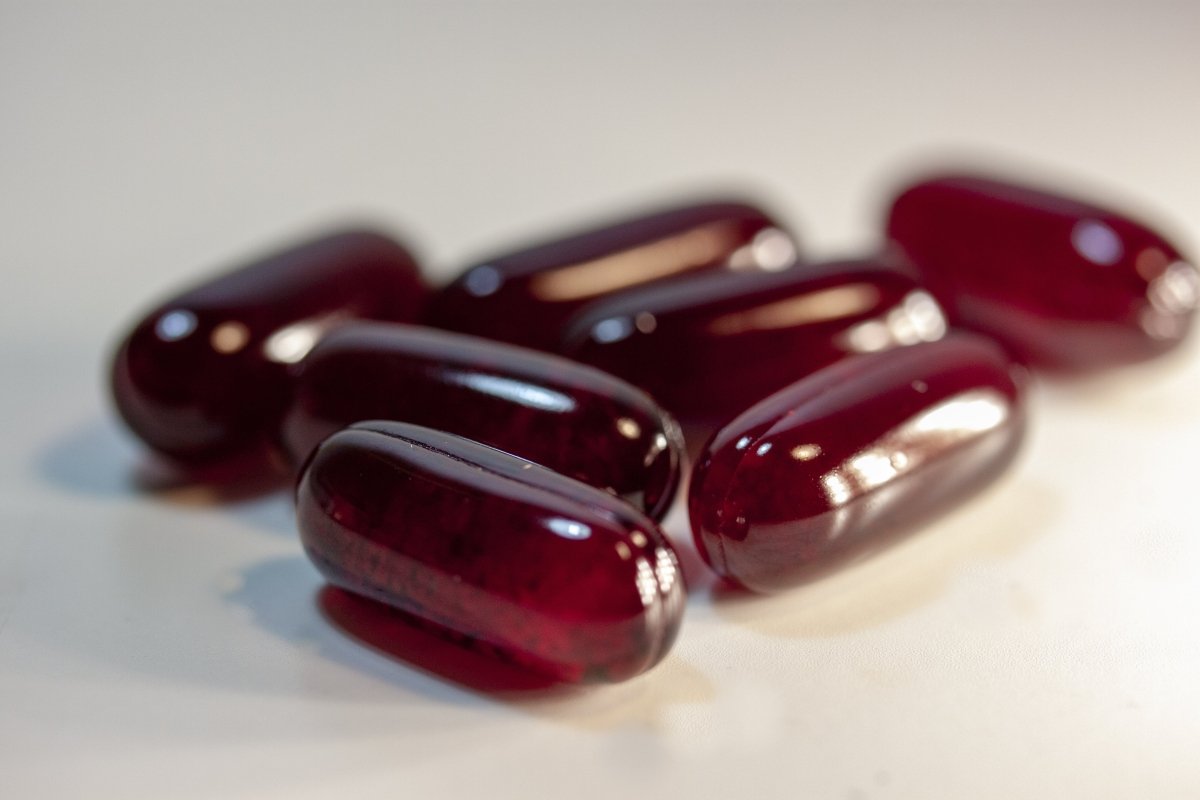 pile of Krill Oil capsules